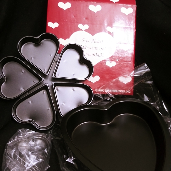 💖BRAND NEW HEART SHAPED BAKING ITEMS - 5 Pieces💖 - Picture 3 of 7